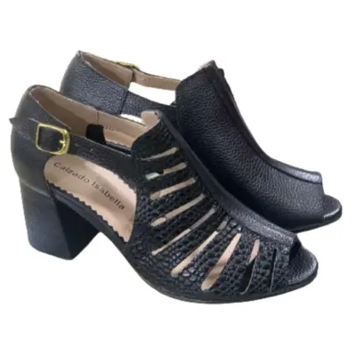 Zapatos de tacón en cuero.