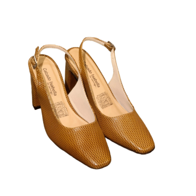 Tacones en cuero
