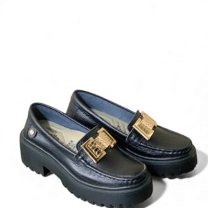 Mocasín Negro con Herraje Dorado