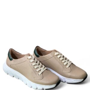 Zapatilla Beige con Plataforma y Detalle Verde Tipo (Sneakers)