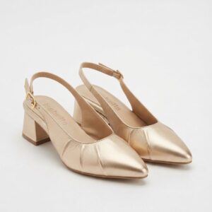 Zapato Destalonado Isabella en Tono Oro – Elegancia y Brillo Distinguido